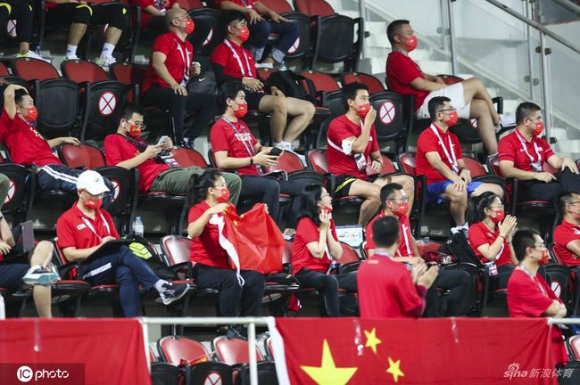 报道称，国米目标引进布坎南作为夸德拉多的替代者，而布坎南不打算与布鲁日续签将在2025年6月将到期的合同，优先考虑加盟国米。